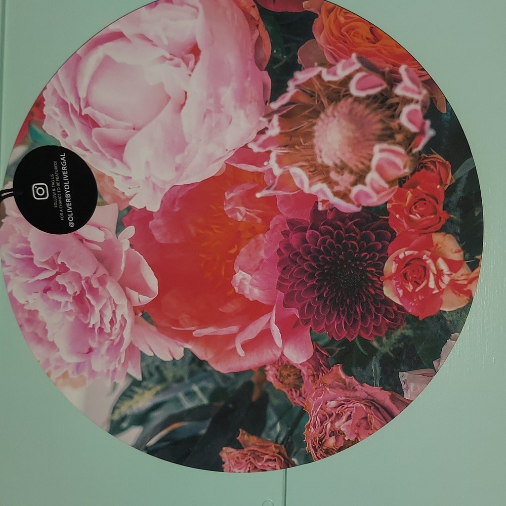 NWT Oliver by OliverGal floral circular canvas. 2 available same size